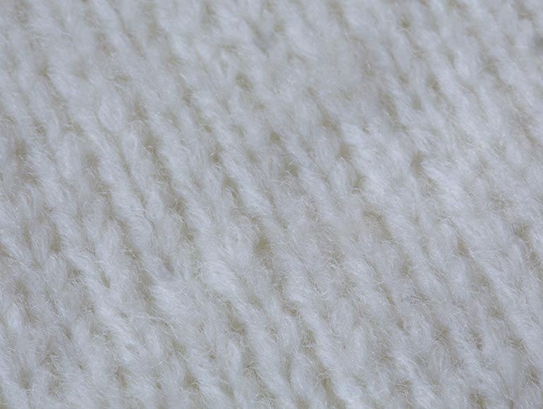 Low-Twist Yarn Structure Preserves Space for Insulating Air