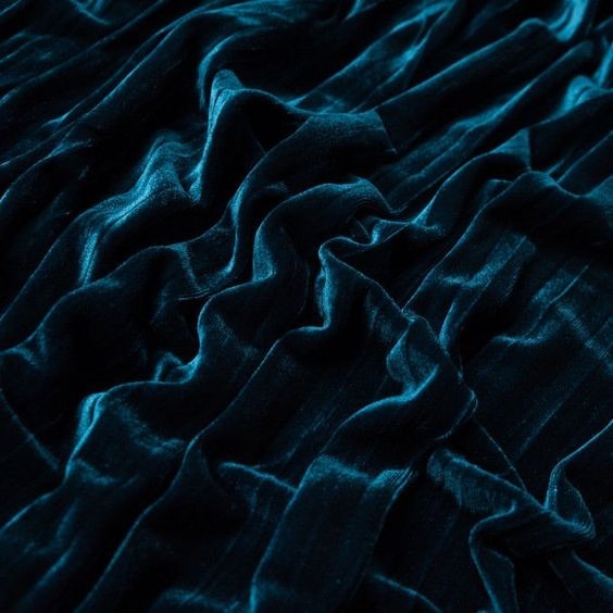 Blue pleated velour pictured in the source guide.