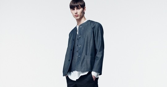 Wool denim pictured in Woolmark source artwork; the composition of individual denim products varies.
